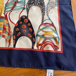 SALVATORE FERRAGAMO SQUARE SCARF